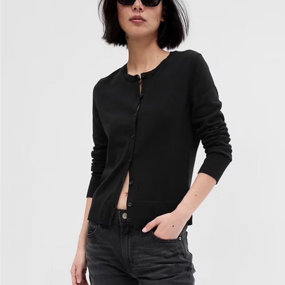 GAP Sweaters - New GAP Black Lightweight Crewneck Cardigan